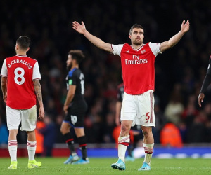 Dẫn trước 2 bàn, Arsenal vẫn bị cầm chân khó tin tại Emirates