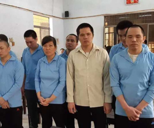 Mang súng đi giành đất, 8 người bị đánh thương vong