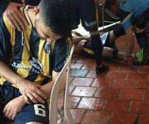 Kinh hoàng: Sét đánh khiến một cầu thủ tử nạn cùng hàng loạt CĐV nguy kịch