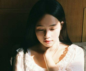 Vẫn ngủ chung giường với con trai 14 tuổi, sáng dậy thấy có vấn đề lạ khiến tôi hoang mang có nên cho con ngủ riêng ngay lập tức?