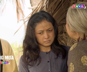 Tiếng sét trong mưa tập 50: Có trai đẹp yêu thương, được bà Hội sang tên tài sản, Hiểm vẫn chọn theo người đã chết