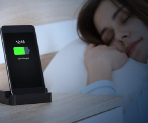Có nên sạc pin điện thoại qua đêm hay không? Sạc nhiều lần hay để hết pin rồi mới sạc?