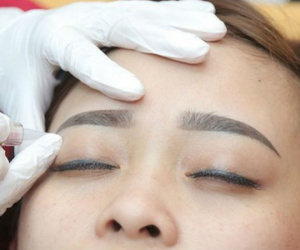 Người phụ nữ hôn mê sau xăm chân mày ở TP HCM đã tử vong