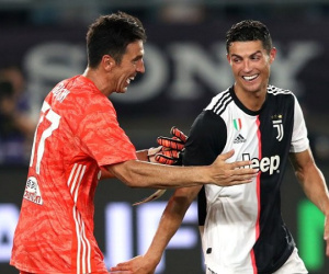 Buffon chuẩn bị gia hạn với Juventus, có thể chơi bóng đến 43 tuổi