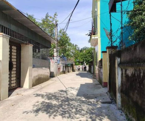 Thiếu nữ mất liên lạc khi đi Anh, môi giới trả lại bố mẹ 1 tỷ rồi biến mất