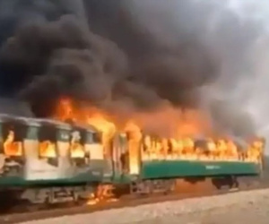 Pakistan: Nhảy khỏi đoàn tàu phát hỏa khi đang chạy, 40 người chết