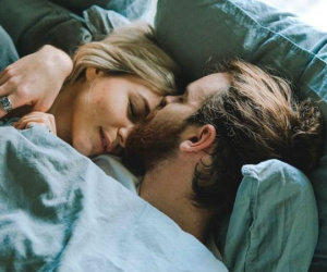 4 bí quyết 'nóng' giúp các cặp vợ chồng ân ái ngay cả khi con nhỏ không rời nửa bước