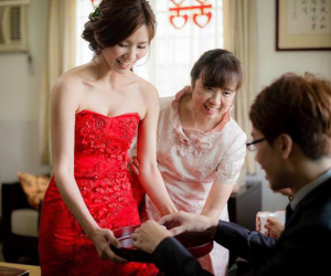 Khinh thông gia nghèo nhưng chiều lòng con trai nên mới cho cưới, ngờ đâu đến ngày đón dâu mẹ chồng 'hóa đá' với số của hồi môn