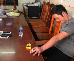Đối tượng nghi 'ngáo đá', xông vào giật điện thoại của bé trai 12 tuổi