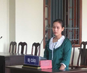 Cô gái có con từ lúc 15 tuổi liên tục ở tù