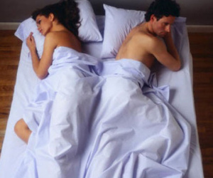 Chồng máy móc lên lịch cả chuyện yêu, còn tôi phát ngán chỉ muốn... vượt rào