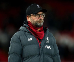 Liverpool tính phương án chia 2 đội hình để đá cúp
