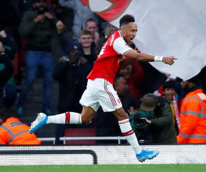 Arsenal hòa nhạt trên sân nhà trong ngày Aubameyang cán mốc 50 bàn