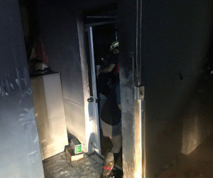 Đôi nam nữ hoảng loạn kêu cứu thất thanh trong căn nhà bốc cháy ở Sài Gòn