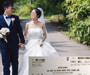Nhận thiệp mời của đôi dâu rể, nhiều người bủn run chân tay khi vừa nhìn qua, đọc xong nội dung còn 'toát mồ hôi' hơn nữa