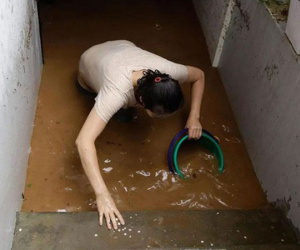 Trái ngược với khu Gangnam xa hoa là những 'ngôi nhà bán ngầm' trong Ký sinh trùng đến cuộc sống bi thảm ở khu ổ chuột của người nghèo ở Hàn Quốc