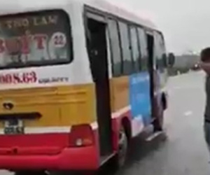 Đình chỉ lái xe buýt đánh nhau với hành khách vì liên tục đòi dừng xe