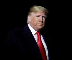 Người tố giác đáp trả sau khi Tổng thống Trump cố gắng 'lật mặt'