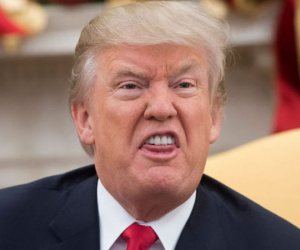Ông Trump với hai 'khắc tinh' Washington Post và New York Times