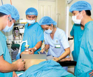 Phẫu thuật nâng ngực có thể gặp những tai biến gì?