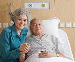 Vợ mắc ung thư vú 28 năm, chồng ung thư trực tràng 22 năm vẫn sống khỏe nhờ 3 bí quyết 'tự cứu nhau' ngàn người khâm phục