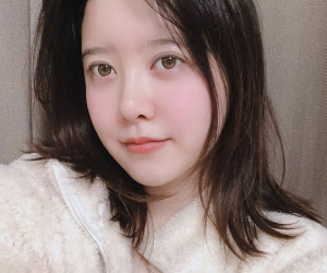 Goo Hye Sun xuất hiện khác lạ với gương mặt sưng vù