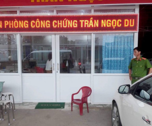 Bắn gục chủ nợ tại phòng công chứng