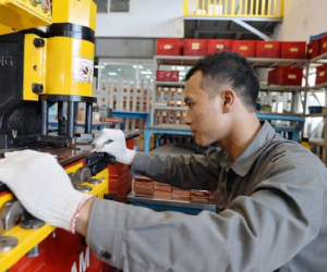 Chính phủ đề xuất bổ sung ngày nghỉ lễ 28/6, không giảm giờ làm dưới 48 giờ/tuần