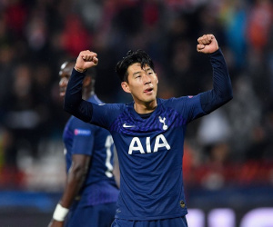 Vượt qua cú sốc, Son Heung-min lập cú đúp giúp Tottenham thắng 4 sao