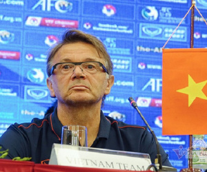 HLV Troussier: 'U19 Việt Nam không cần phải thắng đối thủ 20 hay 30 bàn'