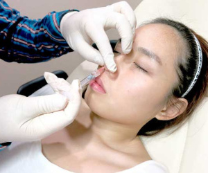 Ngày càng nhiều ca mù mắt và biến chứng kinh hoàng do làm đẹp bằng filler giá rẻ