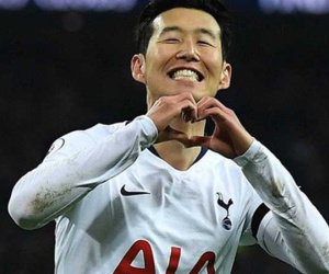 Son Heung-min trở thành chân sút châu Á vĩ đại nhất tại châu Âu