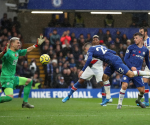 Abraham và Pulisic lập công, Chelsea thắng dễ trên sân nhà