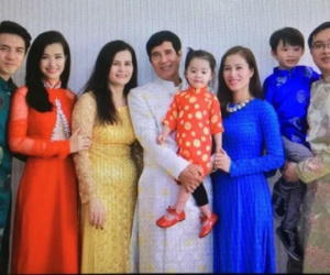 Gia đình Đông Nhi nghiêm khắc dạy dỗ và trở thành điểm tựa trong sự nghiệp của con gái như thế nào?