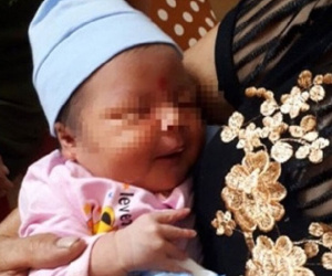 Bé sơ sinh bị bỏ rơi cùng lời mẩu giấy ghi lời nhắn