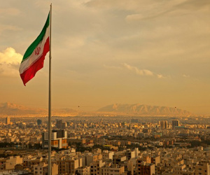 Iran phát hiện mỏ dầu có trữ lượng 53 tỷ thùng