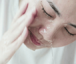Muốn da sáng đẹp hãy học cách rửa mặt với mật ong mỗi sáng