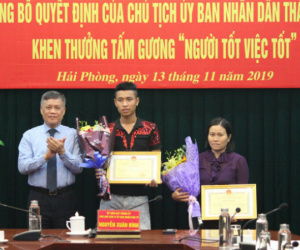 Khen thưởng đặc biệt nữ chủ quán ăn nhặt được 3.500 USD trả khách