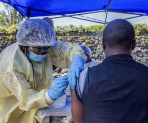 Đã sản xuất thành công vắc-xin chống Ebola