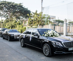 Dàn xe sang Rolls-Royce Ghost Series II (25 tỷ đồng), Maybach...xuất hiện trong đám cưới Bảo Thy