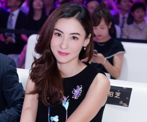 Trương Bá Chi sống cùng chồng đại gia sau sinh con