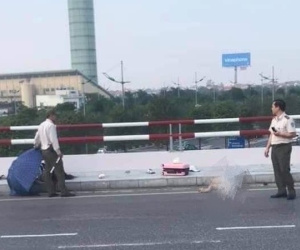 Phóng xe máy lên nhà ga Nội Bài, một người thiệt mạng