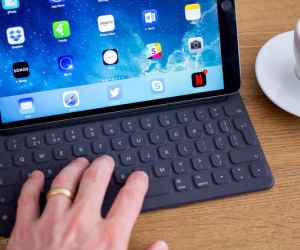 Ai cũng hiểu, chỉ Apple mãi mới hiểu, rằng iPad không thay thế được máy tính