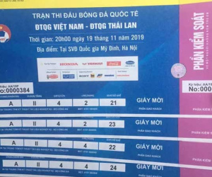 Sát giờ G, dân chợ đen thu mua vé trận Việt Nam và Thái Lan bất chấp giá