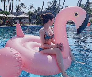 Bạn gái cầu thủ Văn Toàn tung ảnh bikini khoe 3 vòng gợi cảm