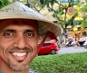 Fan Việt vào Facebook trọng tài Oman đòi lại nón lá