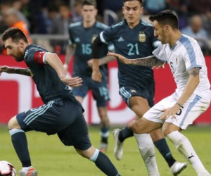 Messi ghi bàn phút cuối, Argentina hòa Uruguay
