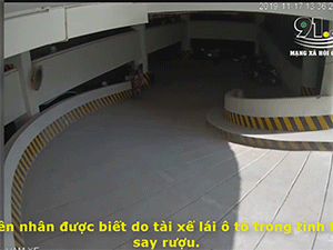 Video: Say rượu, tài xế tông thẳng ôtô vào tường hầm gửi xe chung cư
