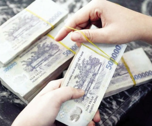 Kênh vay tiêu dùng online của ngân hàng 'lấn át' công ty tài chính