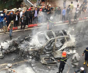 Vụ tai nạn liên hoàn tại ngã tư Lê Văn Lương - Nguyễn Ngọc Vũ: Nữ tài xế Mercedes khai do đi giày cao gót lại mất bình tĩnh nên đạp nhầm chân ga